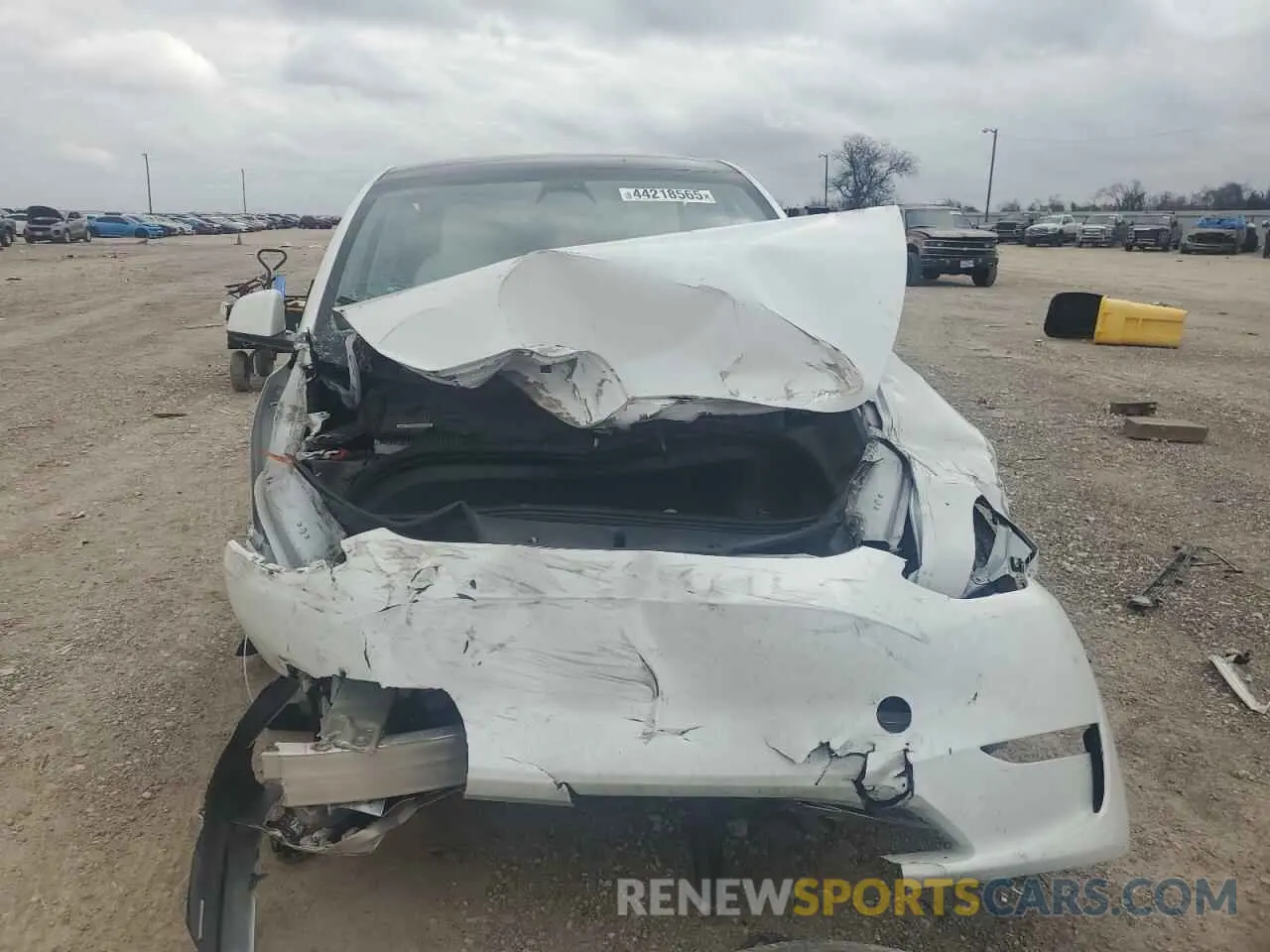 5 Photograph of a damaged car 7SAYGDEEXPF618449 TESLA MODEL Y 2023