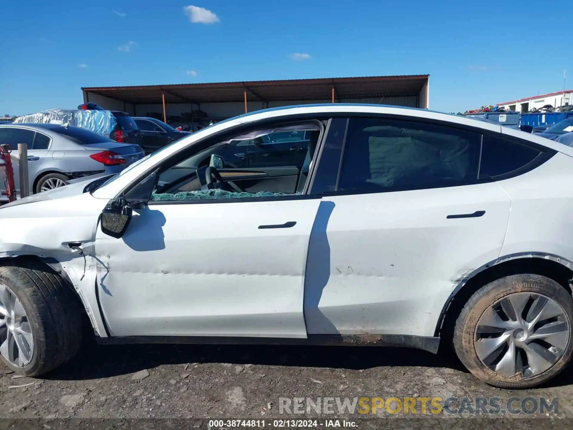 14 Photograph of a damaged car 7SAYGDEEXPF664511 TESLA MODEL Y 2023