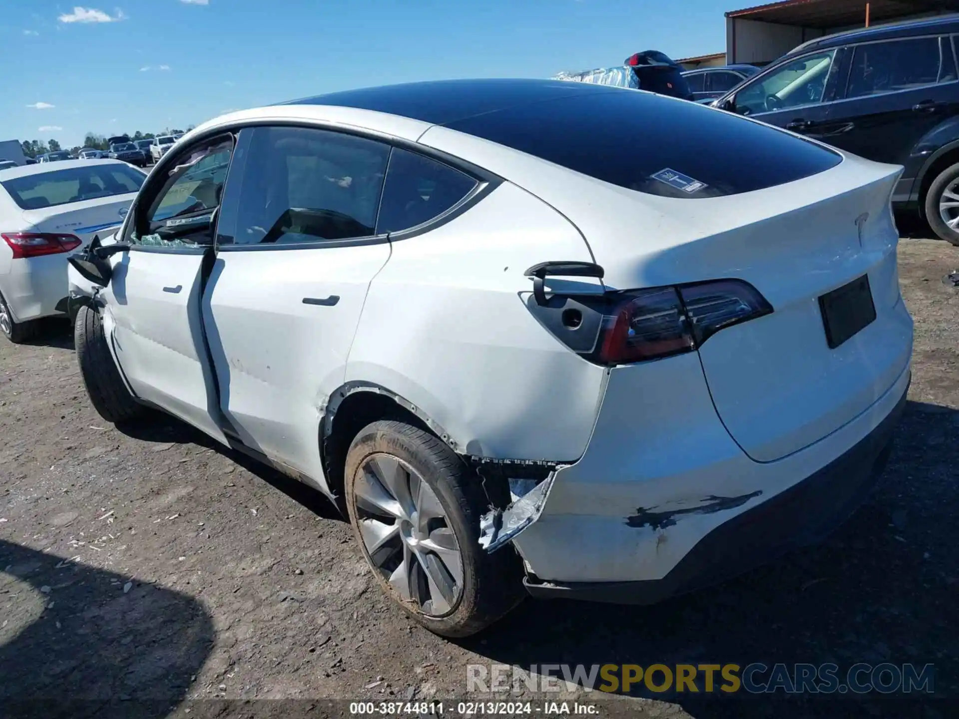 3 Photograph of a damaged car 7SAYGDEEXPF664511 TESLA MODEL Y 2023