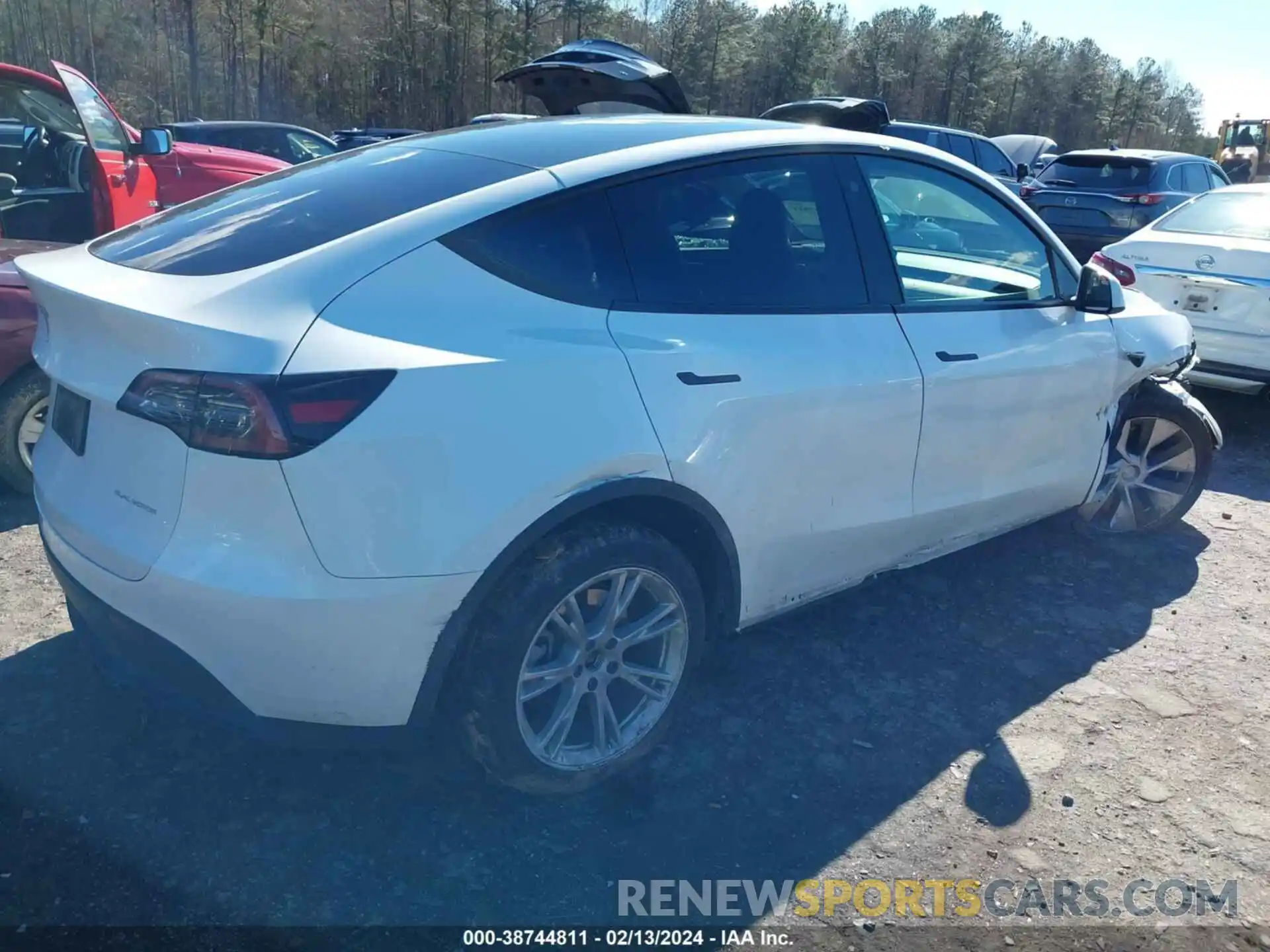 4 Photograph of a damaged car 7SAYGDEEXPF664511 TESLA MODEL Y 2023