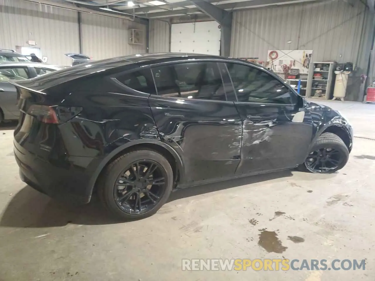 3 Photograph of a damaged car 7SAYGDEEXPF668462 TESLA MODEL Y 2023