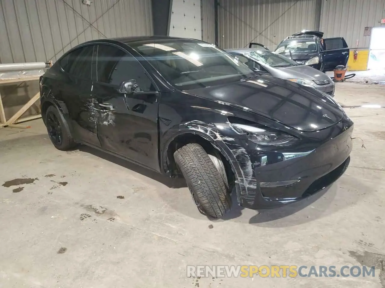 4 Photograph of a damaged car 7SAYGDEEXPF668462 TESLA MODEL Y 2023