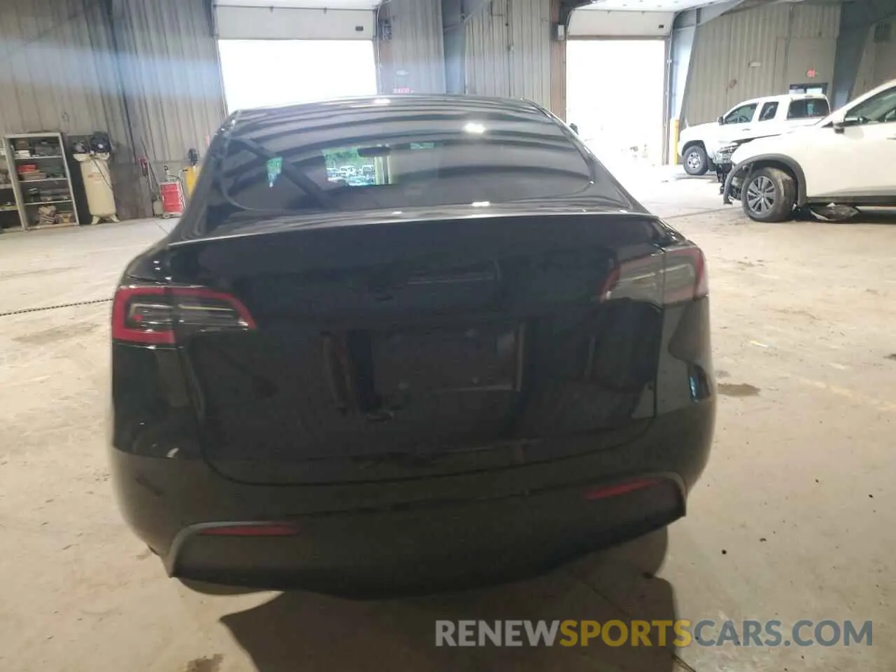 6 Photograph of a damaged car 7SAYGDEEXPF668462 TESLA MODEL Y 2023