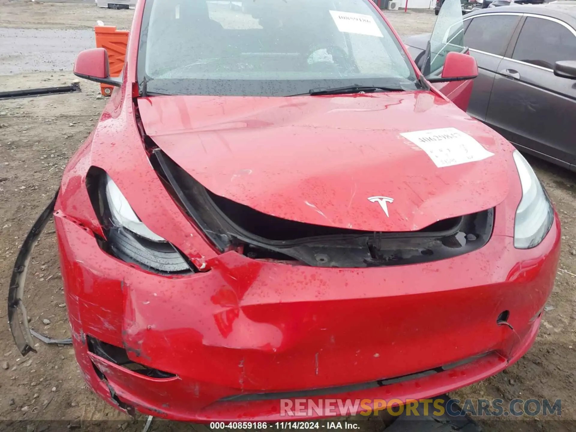 19 Photograph of a damaged car 7SAYGDEEXPF685584 TESLA MODEL Y 2023