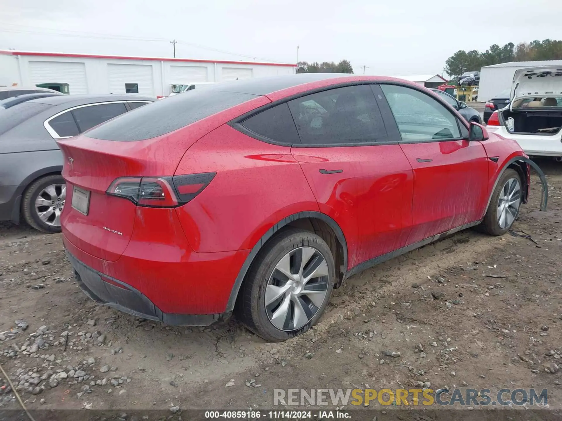 4 Photograph of a damaged car 7SAYGDEEXPF685584 TESLA MODEL Y 2023