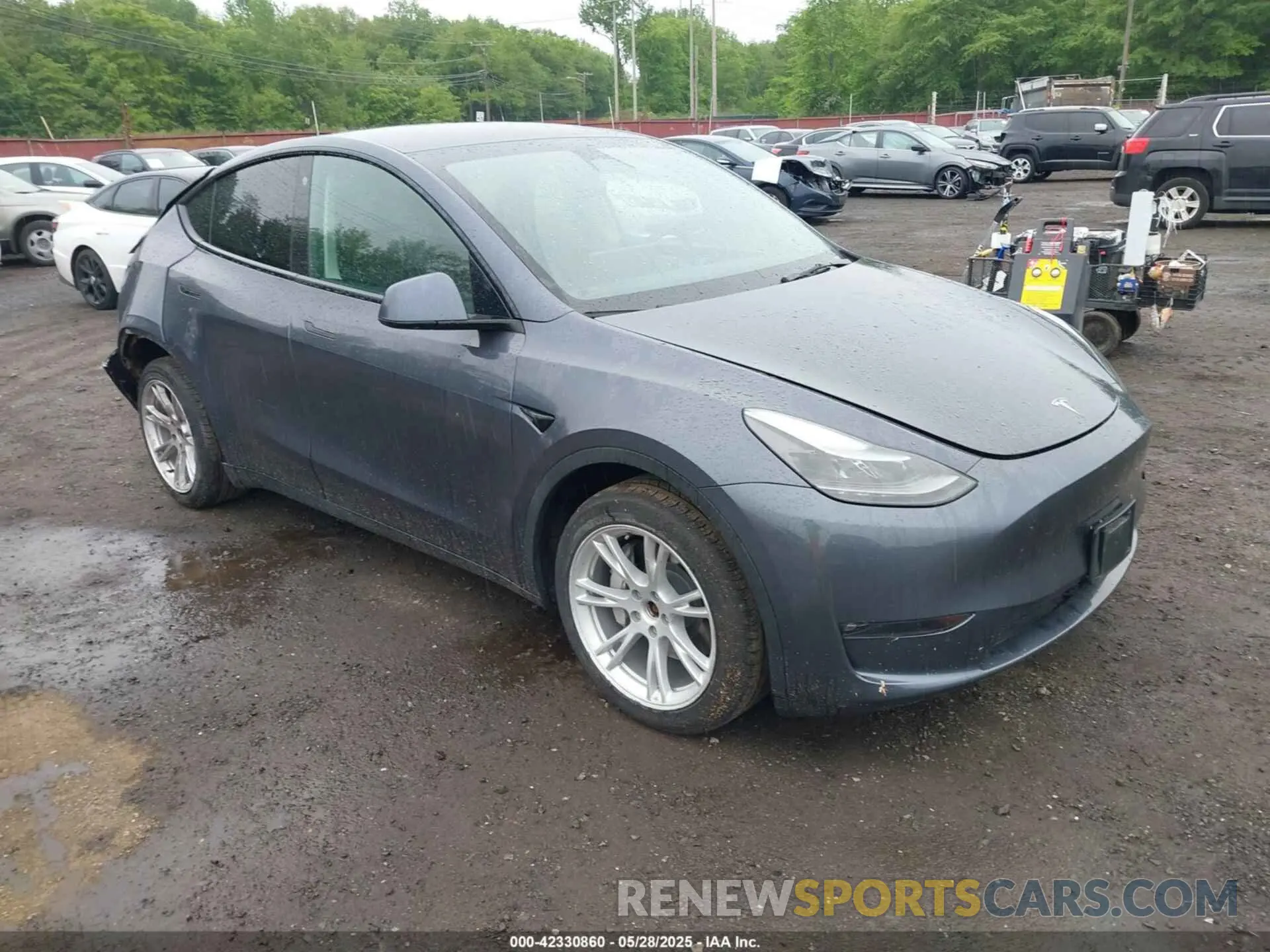 1 Photograph of a damaged car 7SAYGDEEXPF699677 TESLA MODEL Y 2023