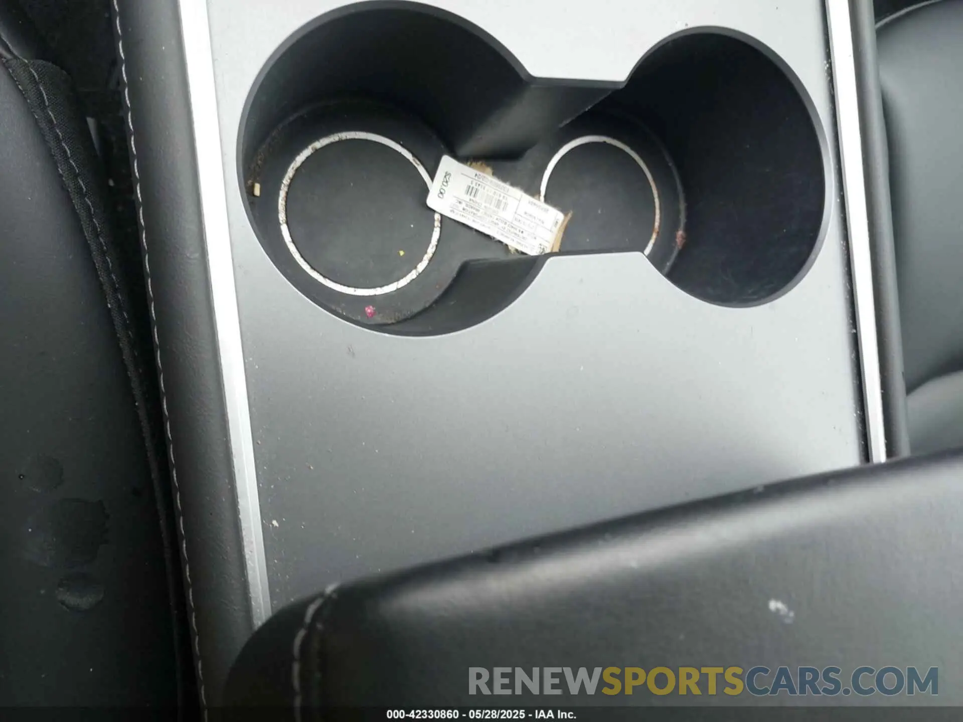 11 Photograph of a damaged car 7SAYGDEEXPF699677 TESLA MODEL Y 2023