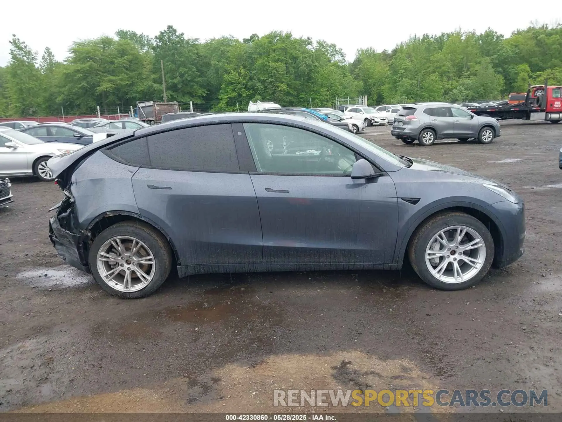 13 Photograph of a damaged car 7SAYGDEEXPF699677 TESLA MODEL Y 2023