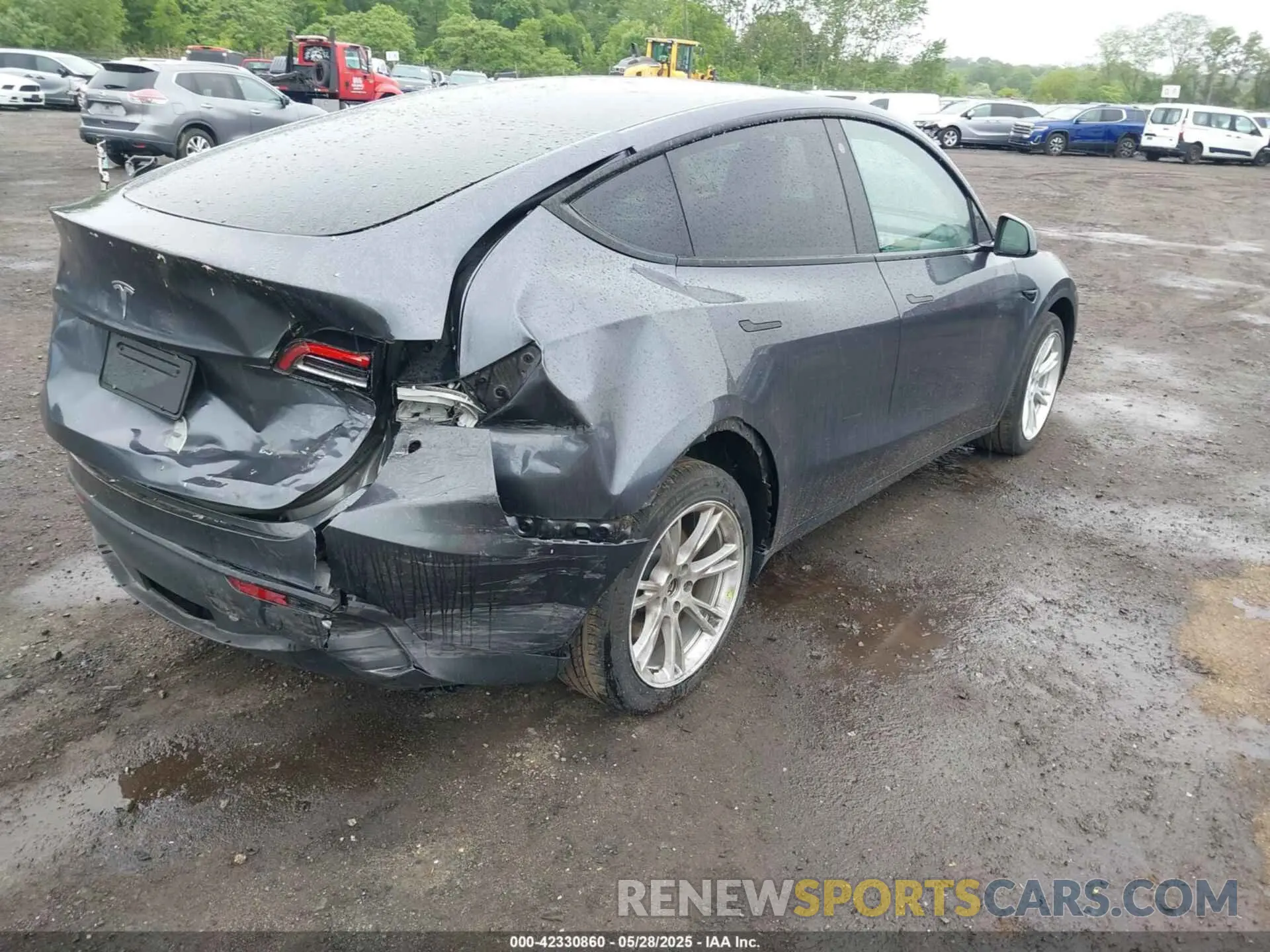 4 Photograph of a damaged car 7SAYGDEEXPF699677 TESLA MODEL Y 2023