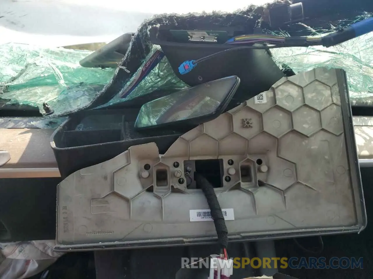 9 Photograph of a damaged car 7SAYGDEEXPF752507 TESLA MODEL Y 2023