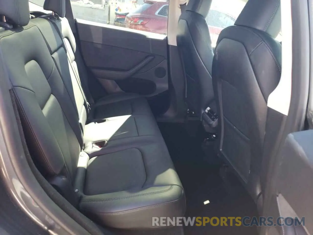 10 Photograph of a damaged car 7SAYGDEEXPF754676 TESLA MODEL Y 2023