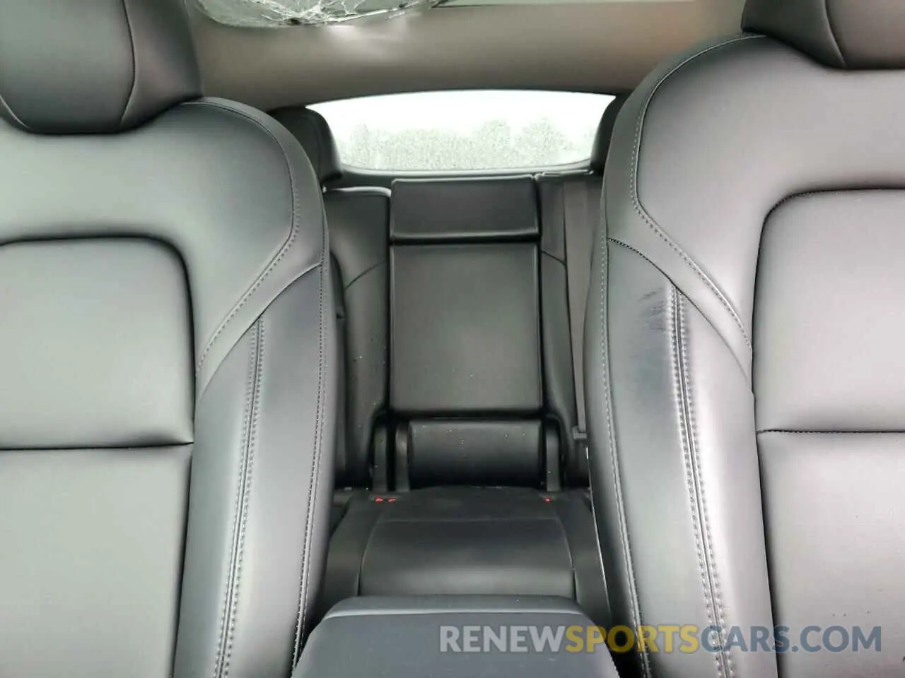10 Photograph of a damaged car 7SAYGDEEXPF781375 TESLA MODEL Y 2023