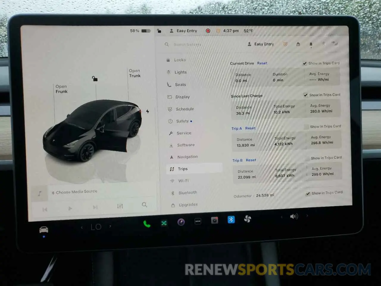 9 Photograph of a damaged car 7SAYGDEEXPF781375 TESLA MODEL Y 2023