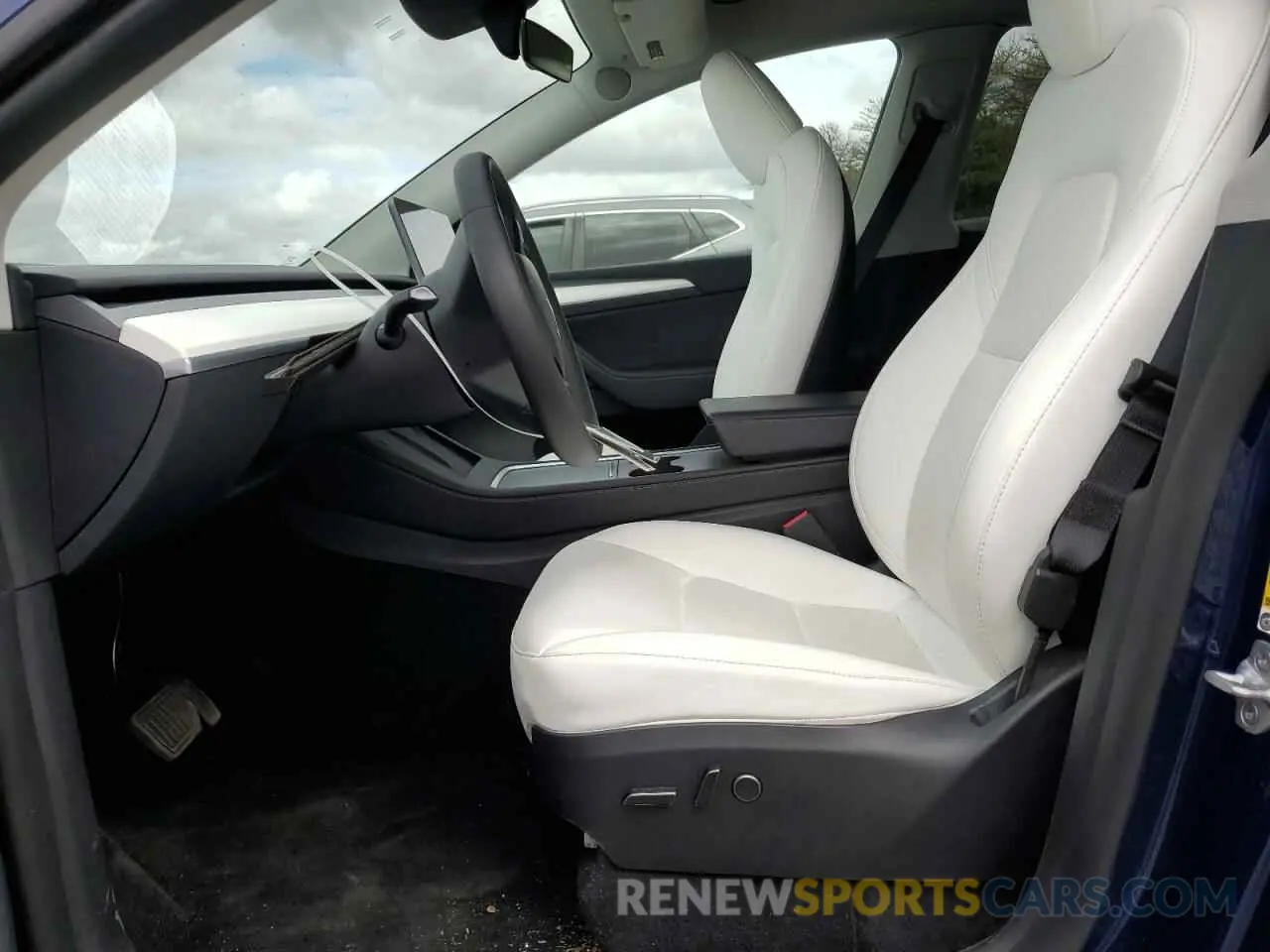 7 Photograph of a damaged car 7SAYGDEEXPF799228 TESLA MODEL Y 2023
