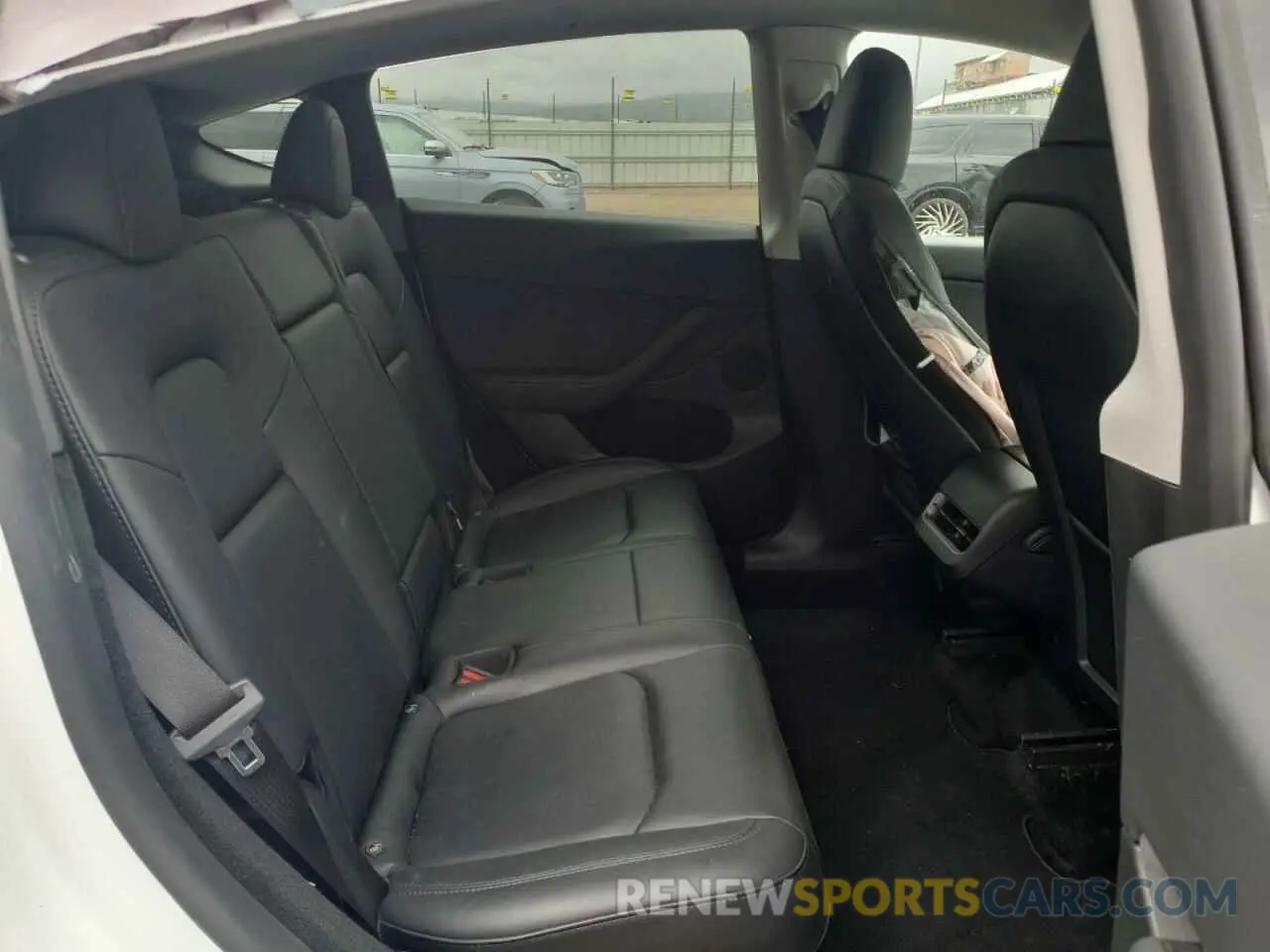10 Photograph of a damaged car 7SAYGDEEXPF800118 TESLA MODEL Y 2023