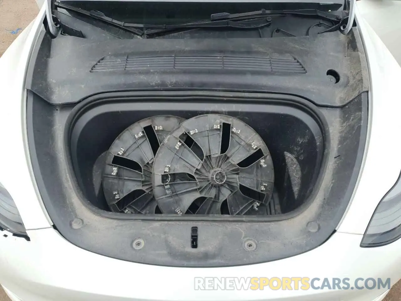 11 Photograph of a damaged car 7SAYGDEEXPF800118 TESLA MODEL Y 2023