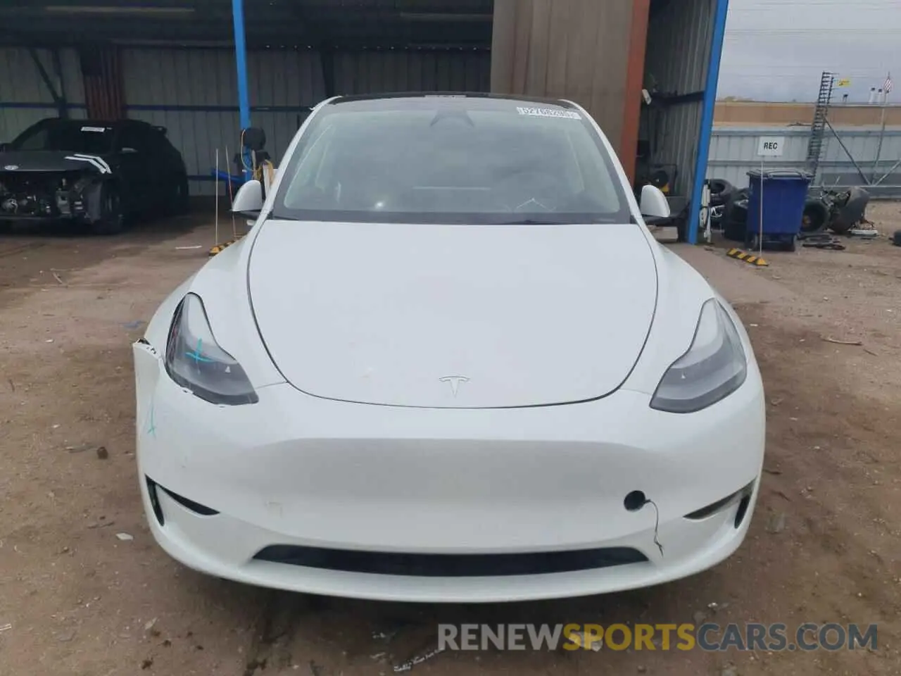 5 Photograph of a damaged car 7SAYGDEEXPF800118 TESLA MODEL Y 2023