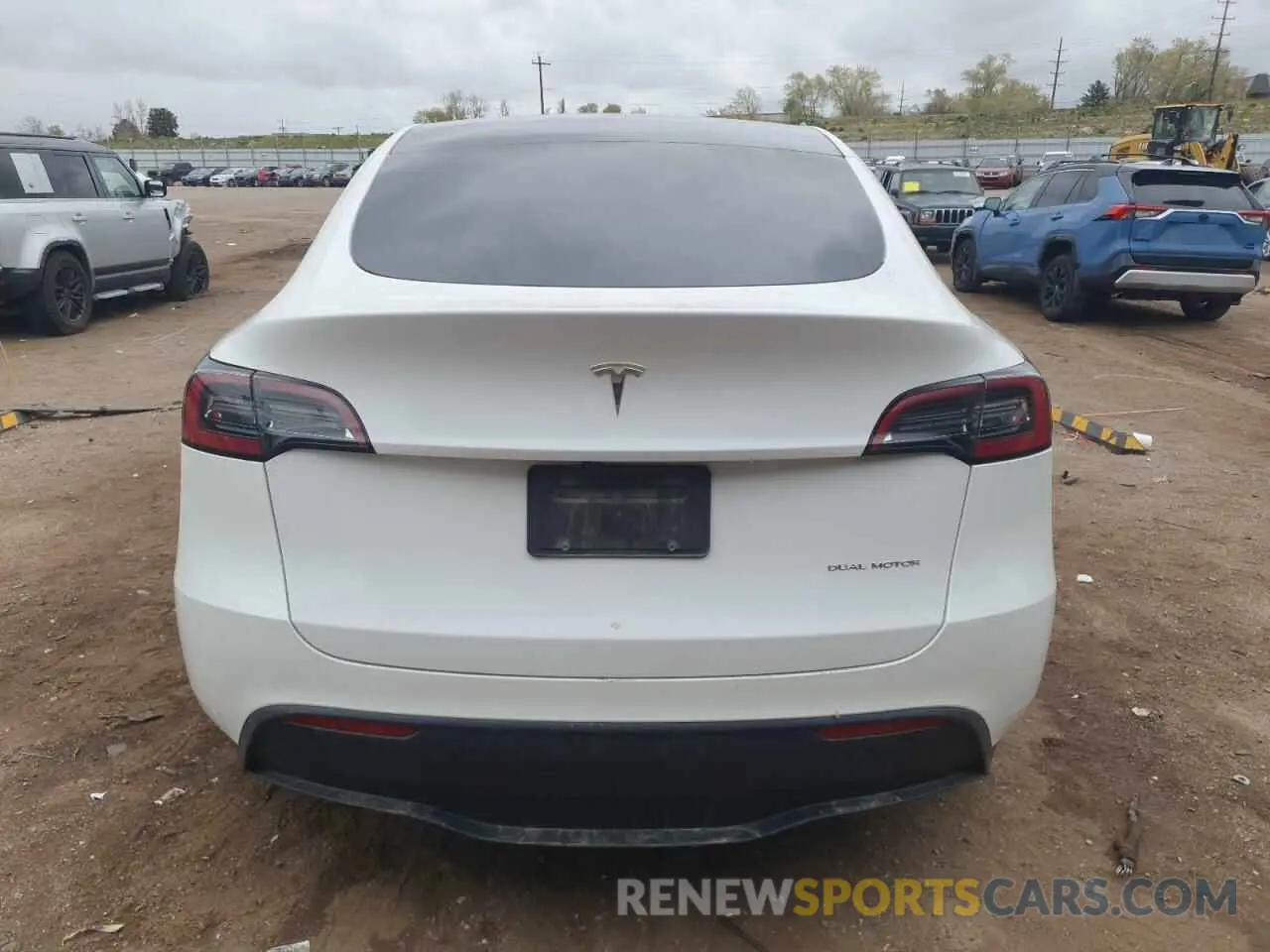 6 Photograph of a damaged car 7SAYGDEEXPF800118 TESLA MODEL Y 2023