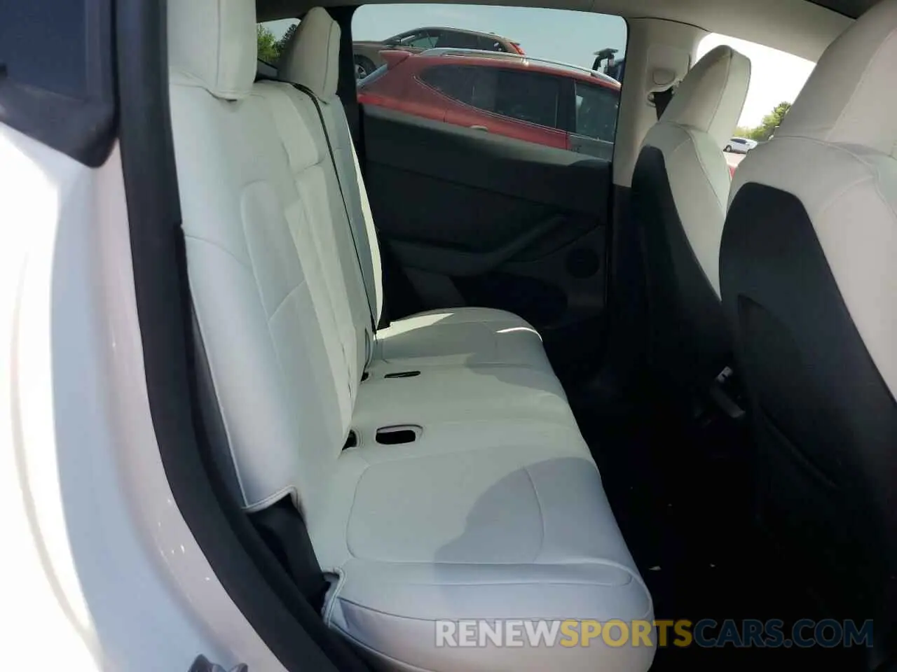 10 Photograph of a damaged car 7SAYGDEEXPF800782 TESLA MODEL Y 2023
