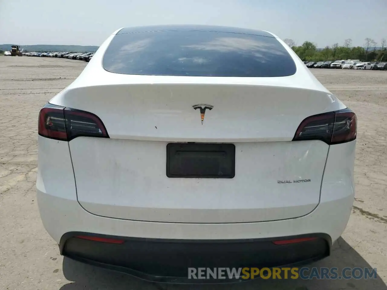 6 Photograph of a damaged car 7SAYGDEEXPF800782 TESLA MODEL Y 2023