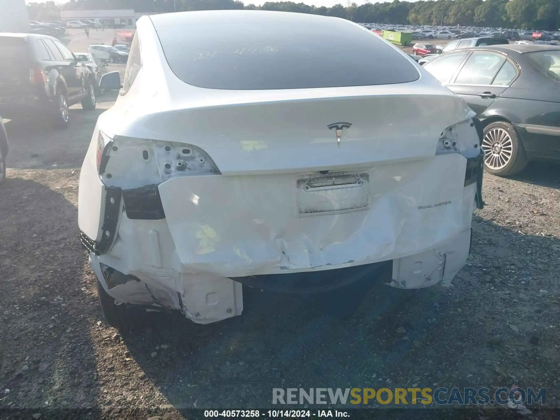 6 Photograph of a damaged car 7SAYGDEEXPF838111 TESLA MODEL Y 2023