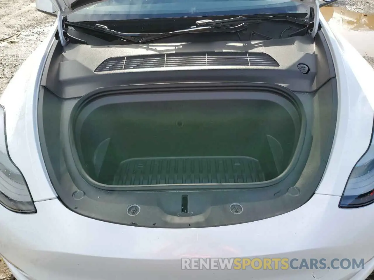 13 Photograph of a damaged car 7SAYGDEEXPF844622 TESLA MODEL Y 2023
