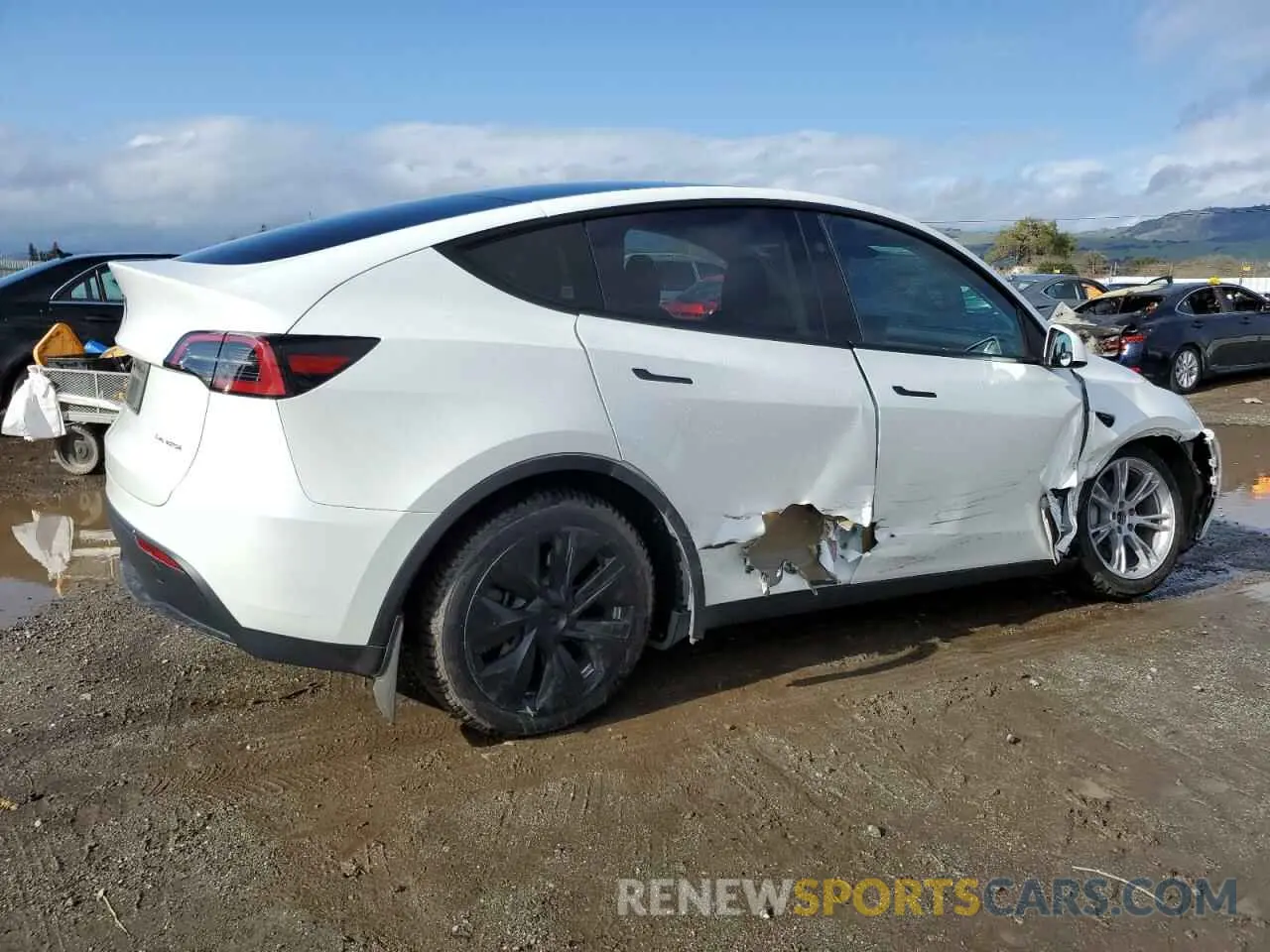 3 Photograph of a damaged car 7SAYGDEEXPF844622 TESLA MODEL Y 2023