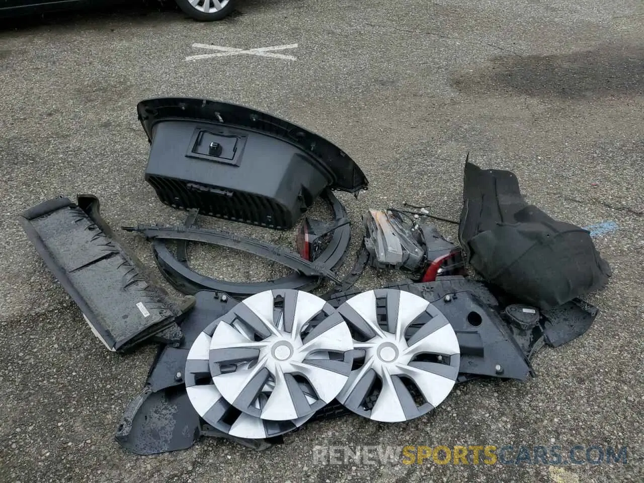 15 Photograph of a damaged car 7SAYGDEEXPF852736 TESLA MODEL Y 2023