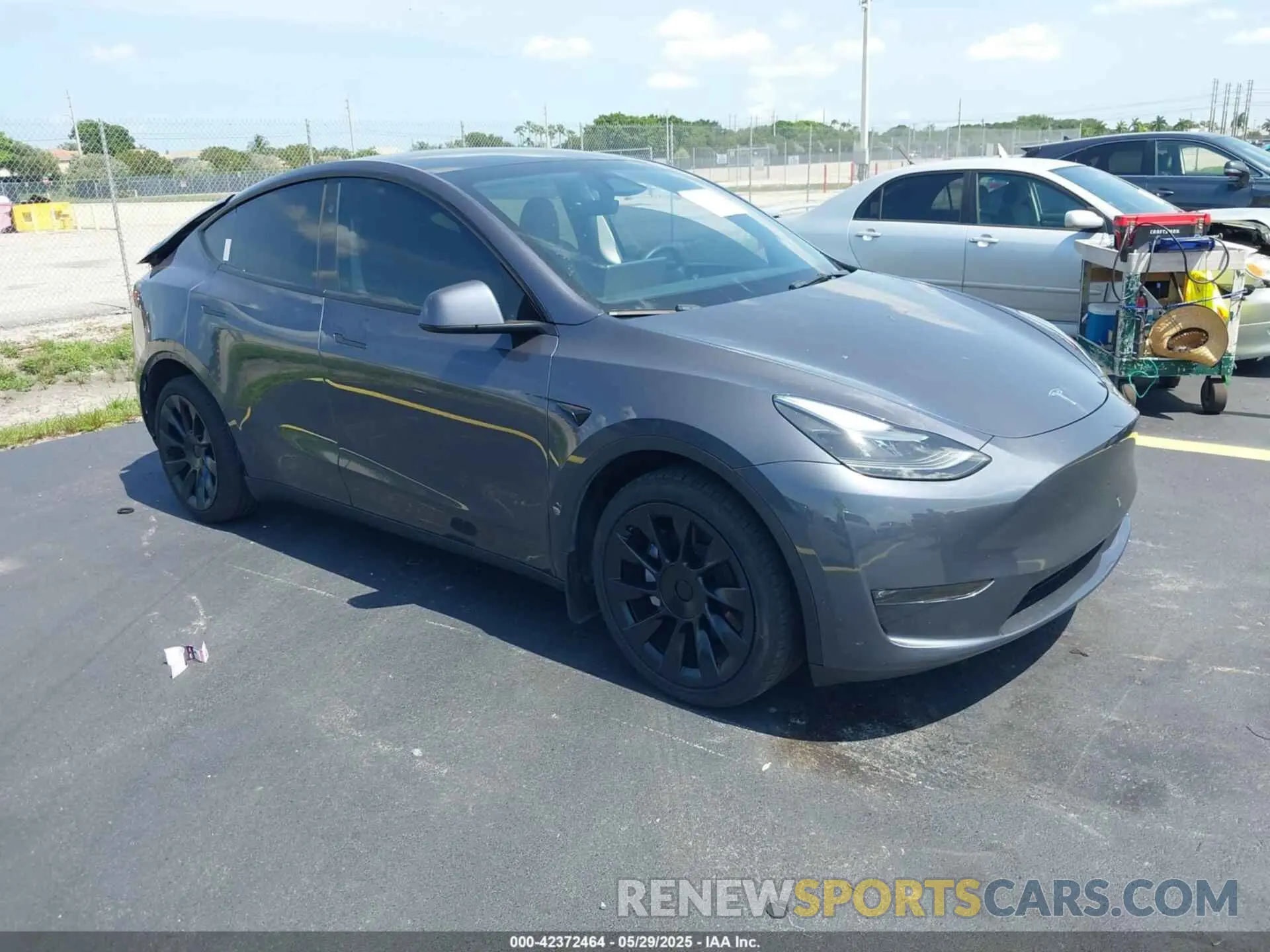 1 Photograph of a damaged car 7SAYGDEEXPF853398 TESLA MODEL Y 2023