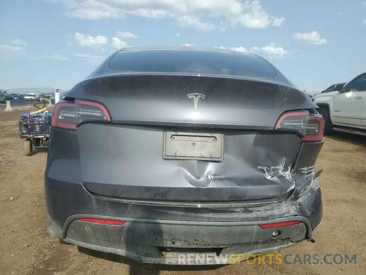 6 Photograph of a damaged car 7SAYGDEEXPF874929 TESLA MODEL Y 2023