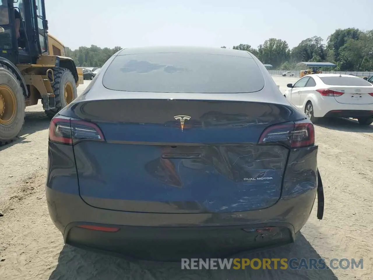 6 Photograph of a damaged car 7SAYGDEEXPF880570 TESLA MODEL Y 2023