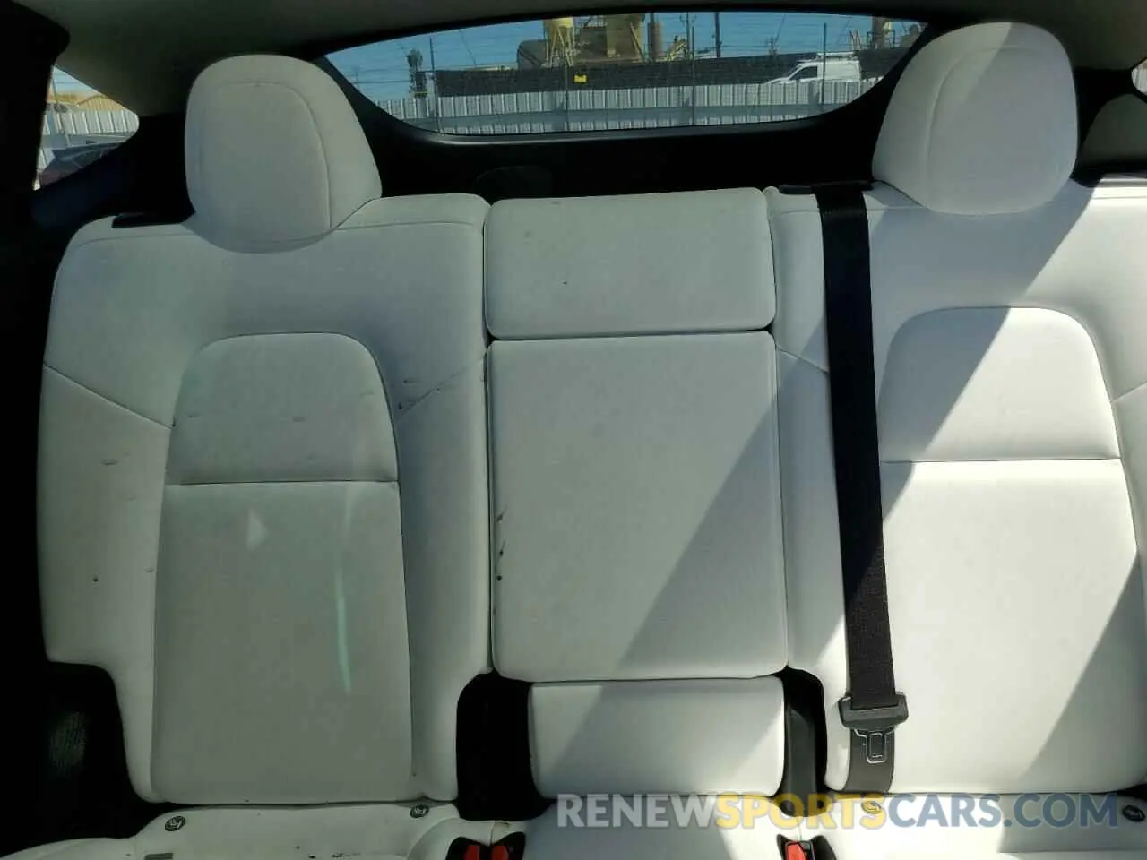 10 Photograph of a damaged car 7SAYGDEEXPF889351 TESLA MODEL Y 2023