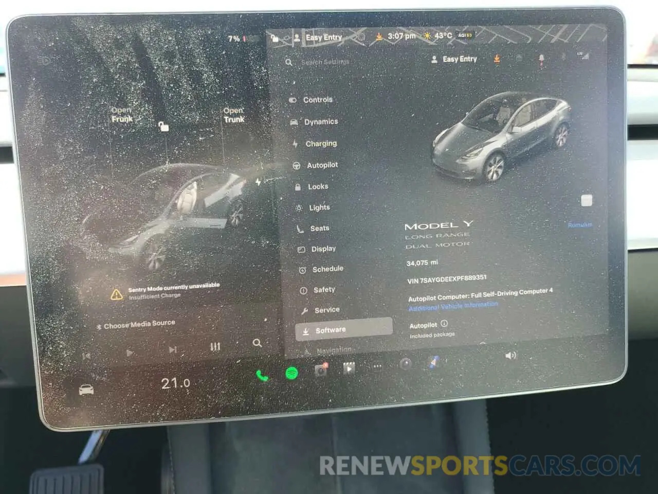 9 Photograph of a damaged car 7SAYGDEEXPF889351 TESLA MODEL Y 2023