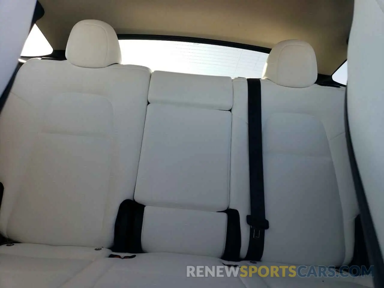 10 Photograph of a damaged car 7SAYGDEEXPF906326 TESLA MODEL Y 2023