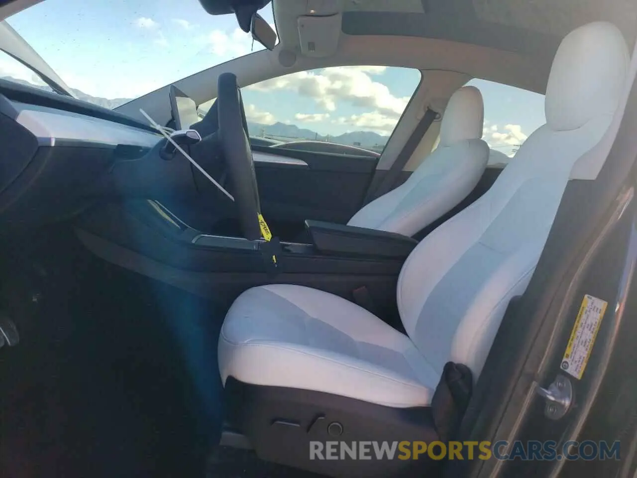 7 Photograph of a damaged car 7SAYGDEEXPF906326 TESLA MODEL Y 2023