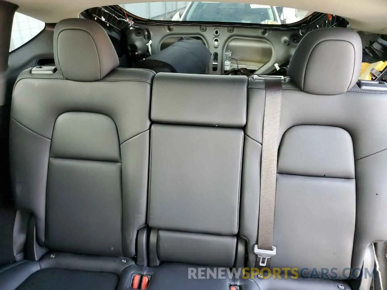 10 Photograph of a damaged car 7SAYGDEEXPF908951 TESLA MODEL Y 2023