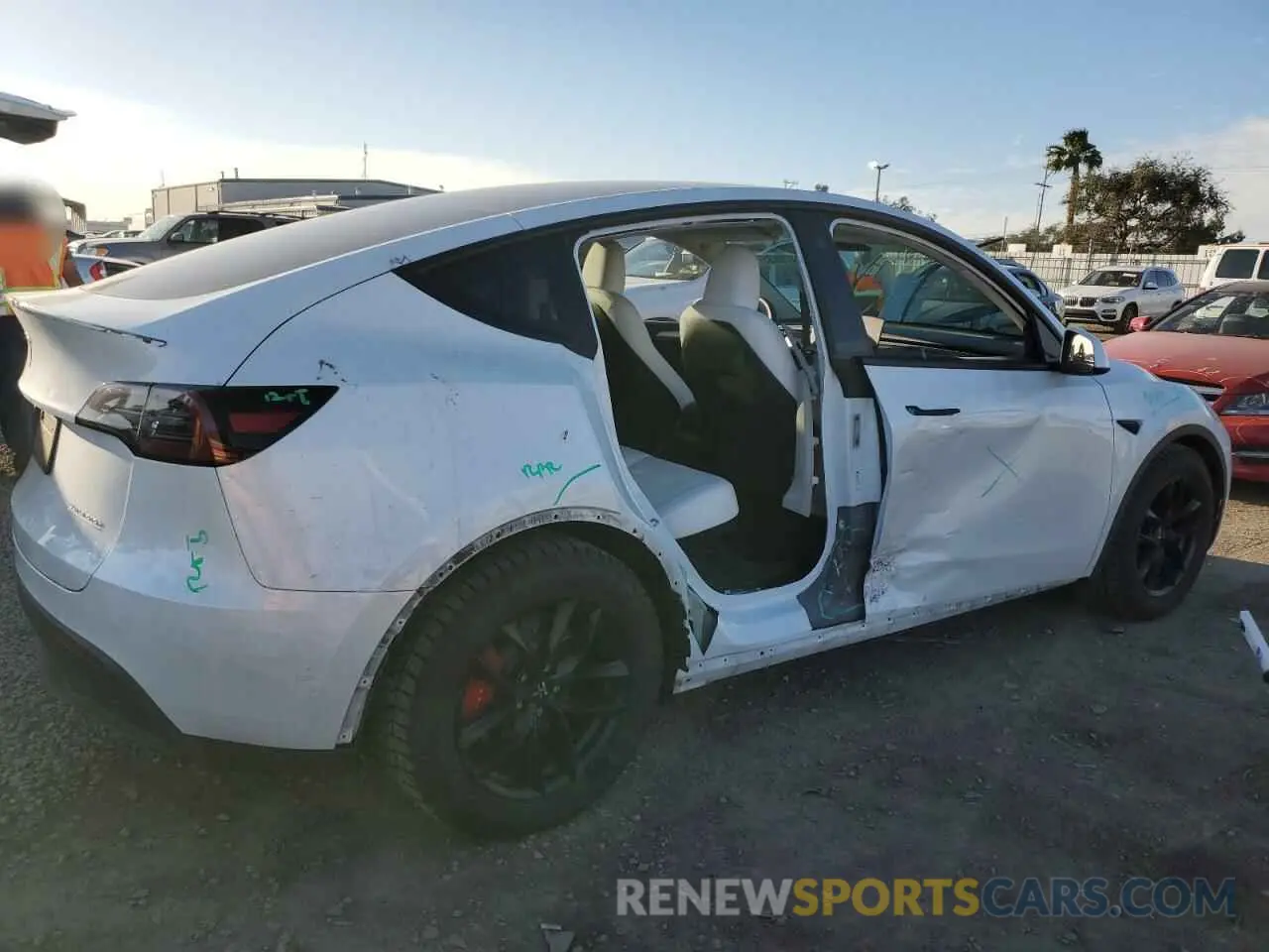3 Photograph of a damaged car 7SAYGDEF0PF702093 TESLA MODEL Y 2023