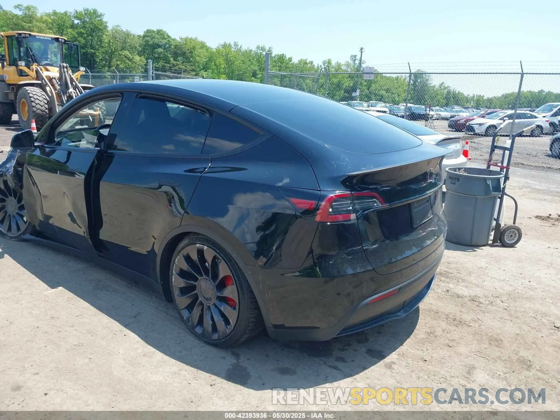 3 Photograph of a damaged car 7SAYGDEF0PF712493 TESLA MODEL Y 2023