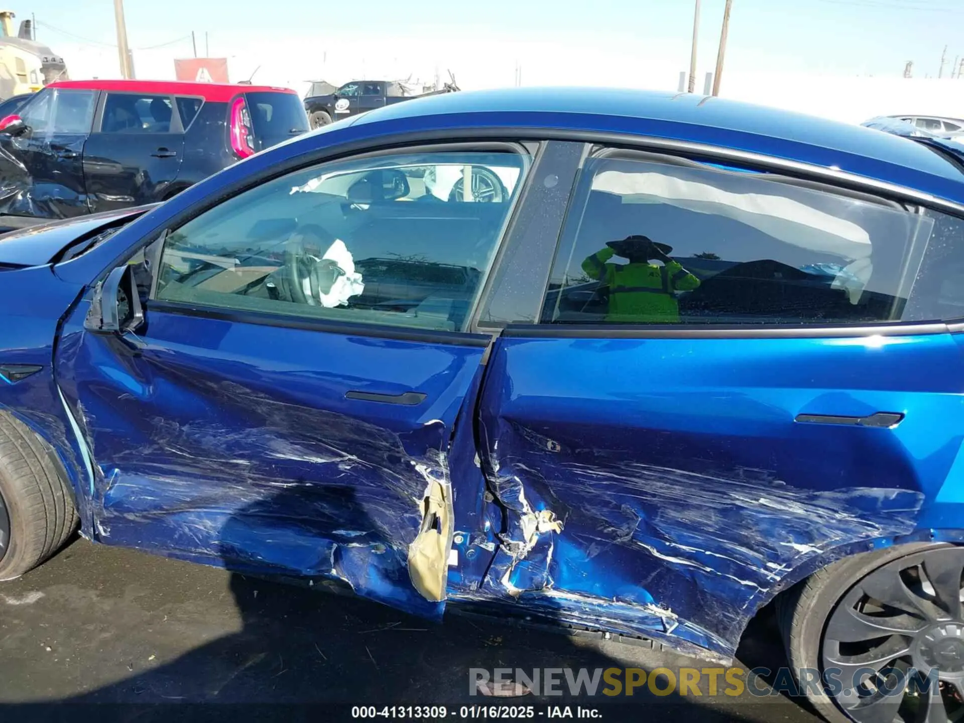 13 Photograph of a damaged car 7SAYGDEF0PF782107 TESLA MODEL Y 2023
