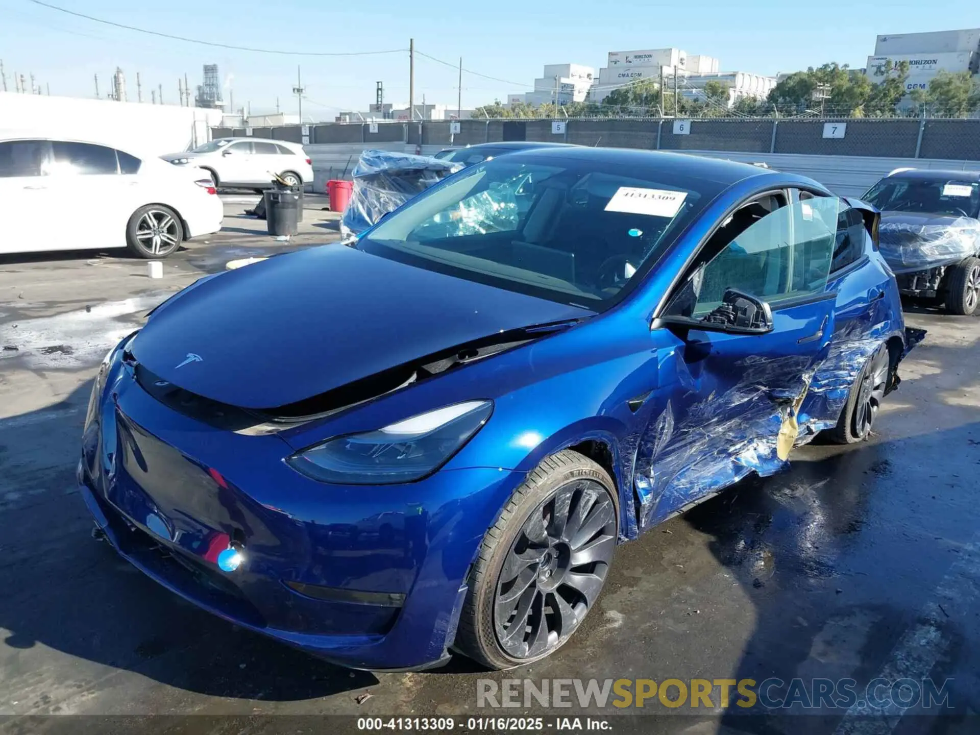 2 Photograph of a damaged car 7SAYGDEF0PF782107 TESLA MODEL Y 2023