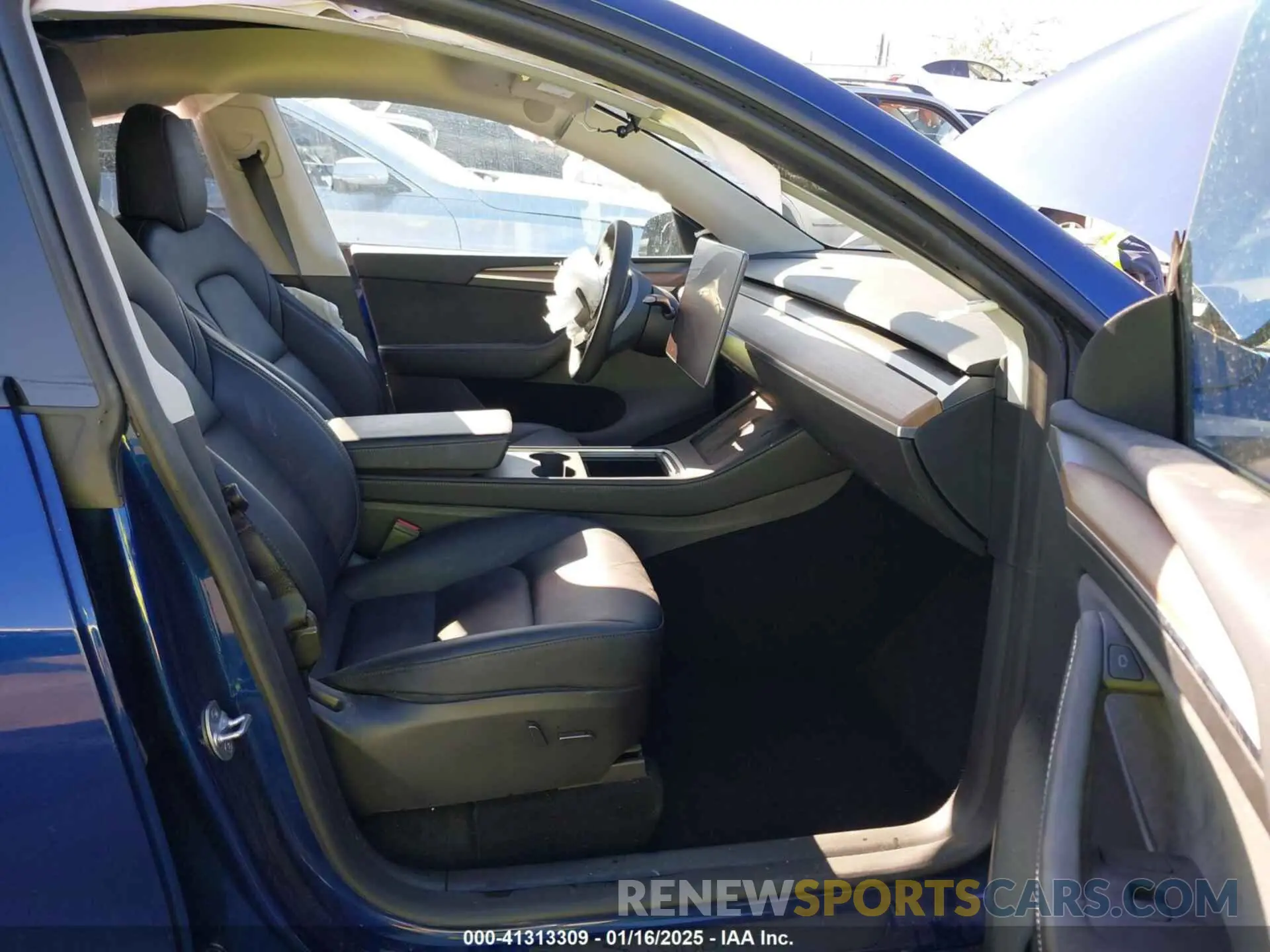 5 Photograph of a damaged car 7SAYGDEF0PF782107 TESLA MODEL Y 2023