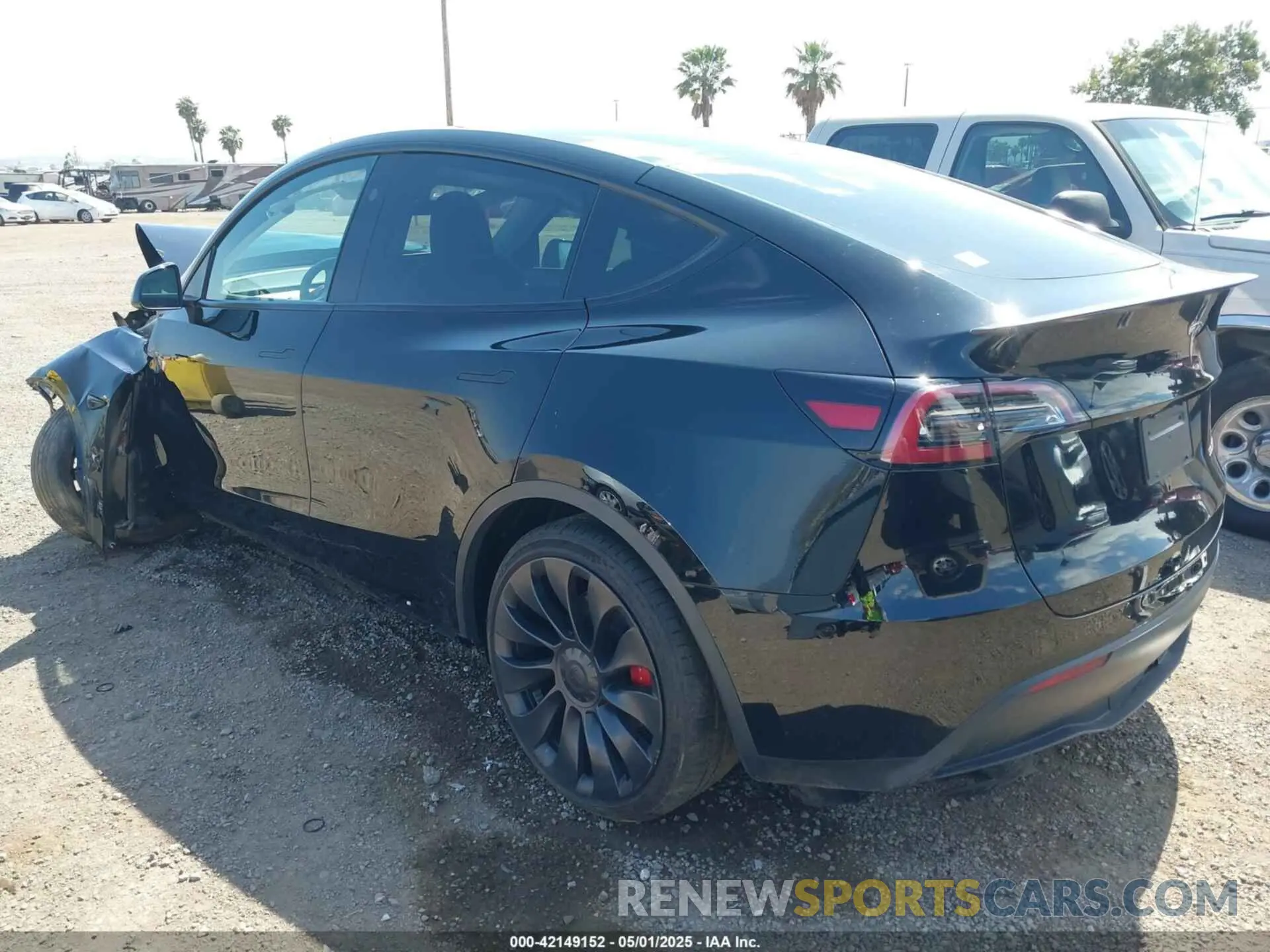 3 Photograph of a damaged car 7SAYGDEF0PF823996 TESLA MODEL Y 2023