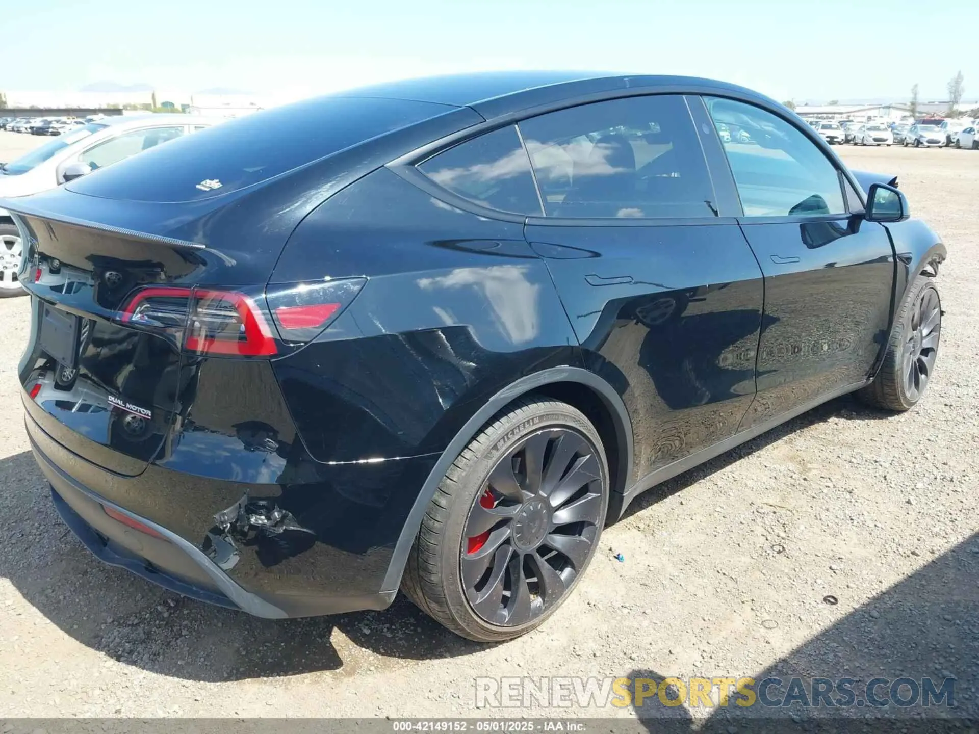4 Photograph of a damaged car 7SAYGDEF0PF823996 TESLA MODEL Y 2023