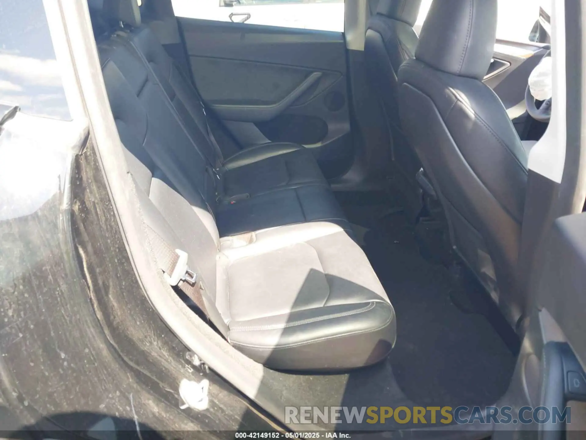 8 Photograph of a damaged car 7SAYGDEF0PF823996 TESLA MODEL Y 2023
