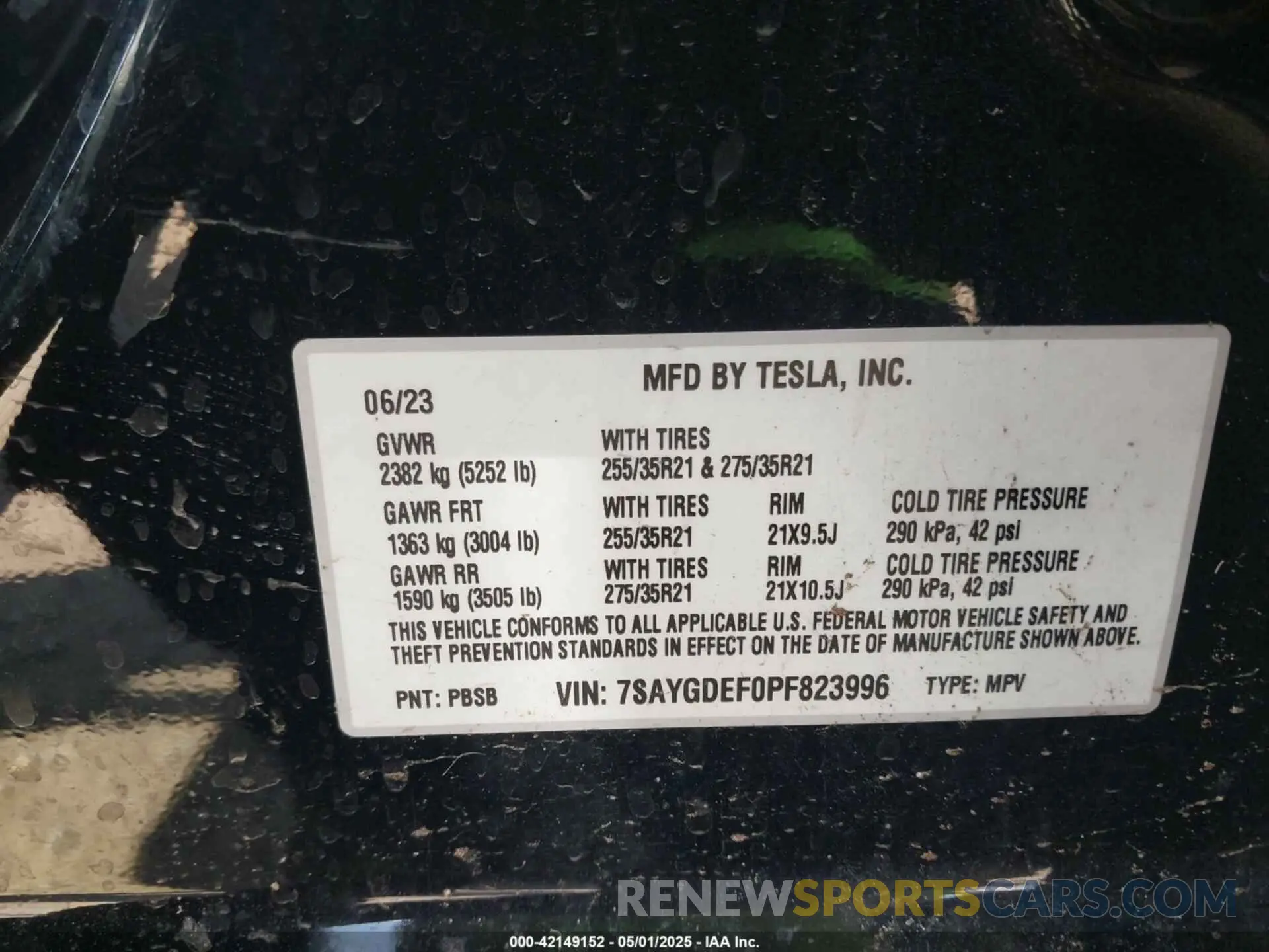 9 Photograph of a damaged car 7SAYGDEF0PF823996 TESLA MODEL Y 2023