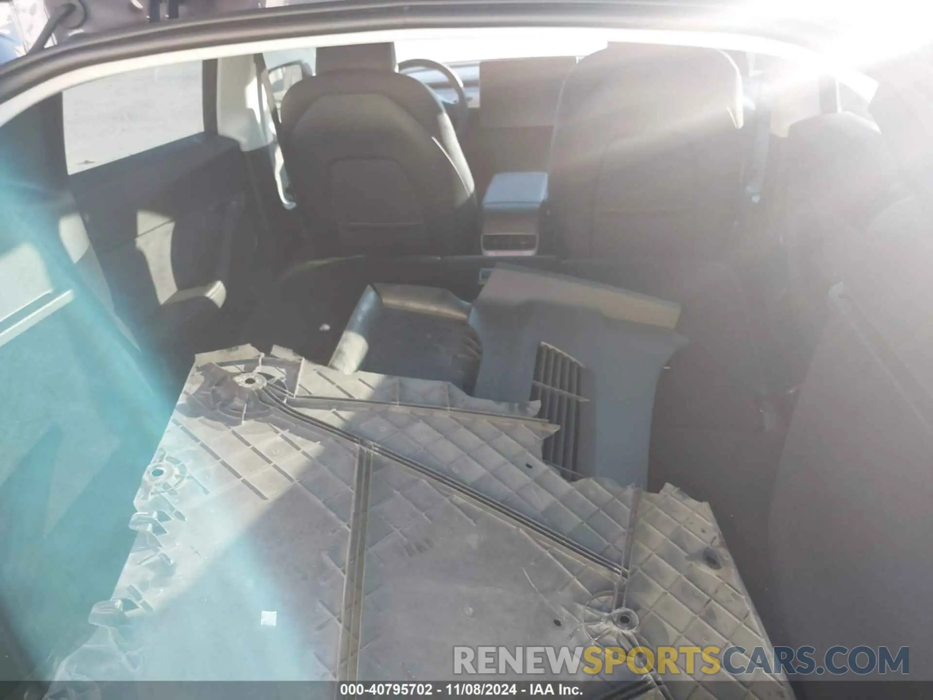 20 Photograph of a damaged car 7SAYGDEF0PF830009 TESLA MODEL Y 2023