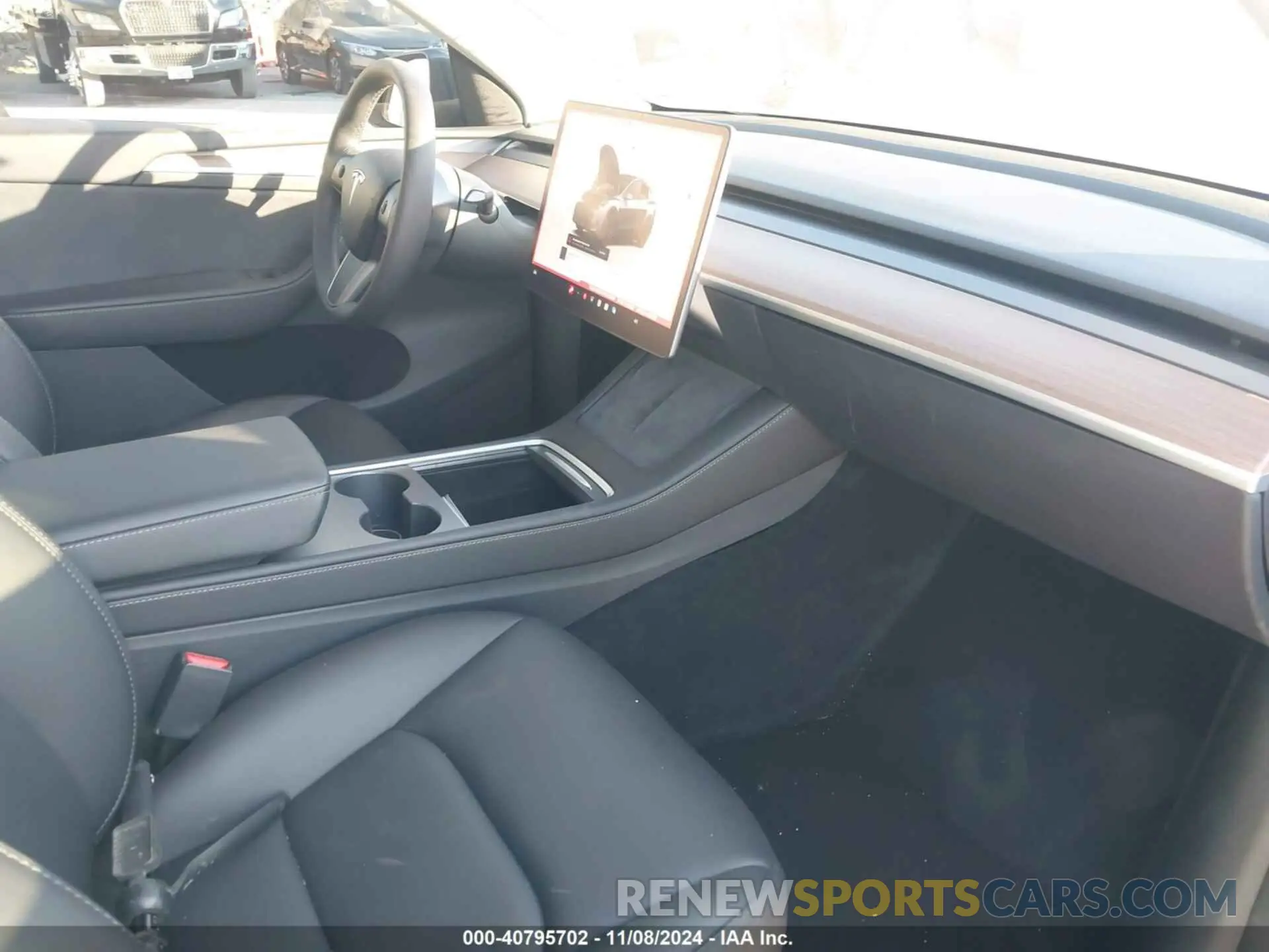 5 Photograph of a damaged car 7SAYGDEF0PF830009 TESLA MODEL Y 2023