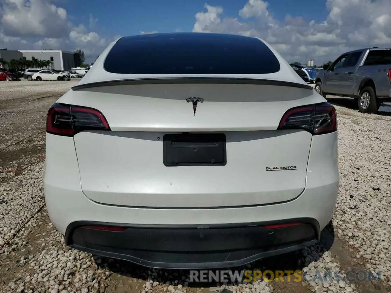 6 Photograph of a damaged car 7SAYGDEF0PF832570 TESLA MODEL Y 2023