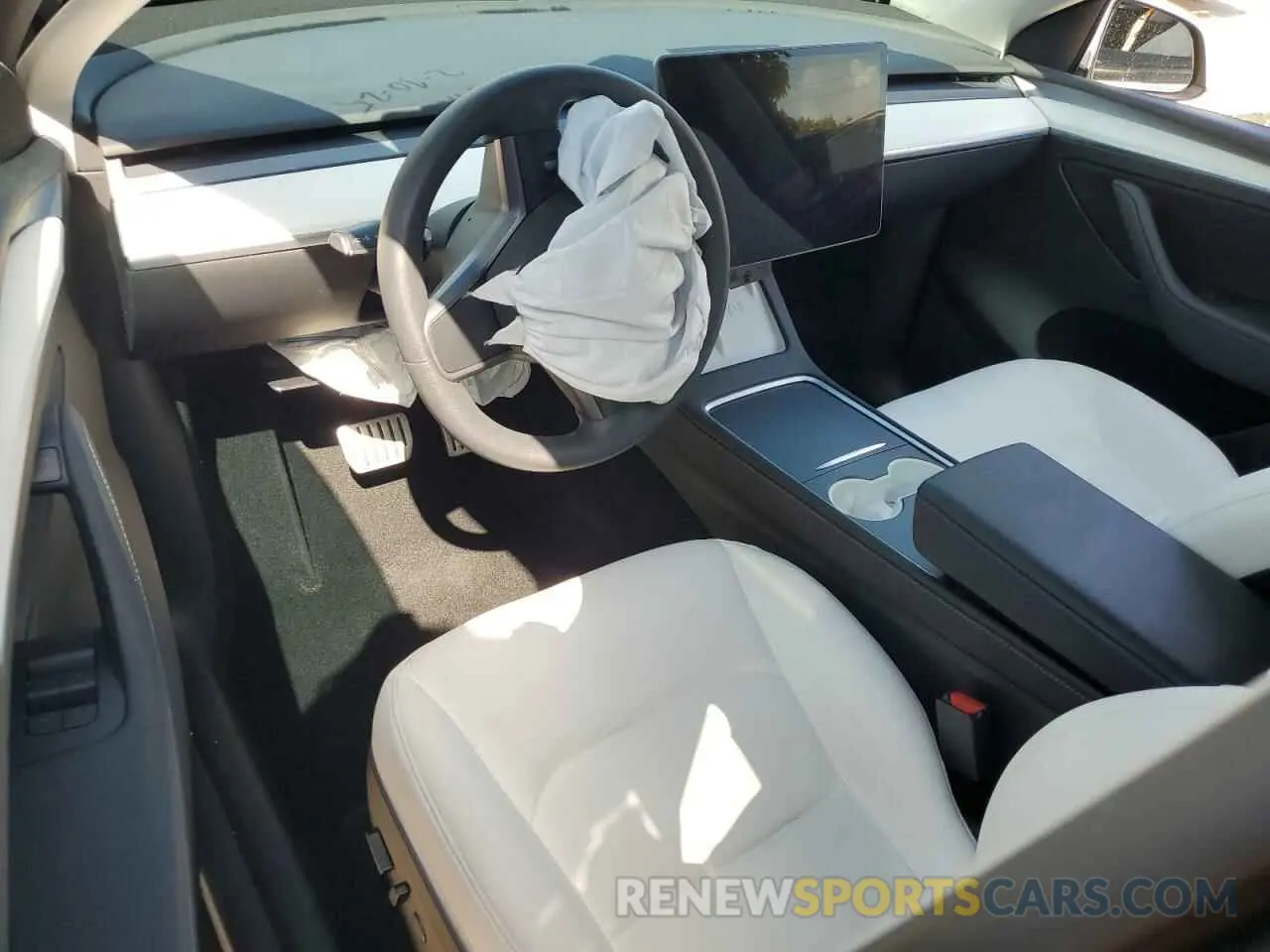 8 Photograph of a damaged car 7SAYGDEF0PF832570 TESLA MODEL Y 2023