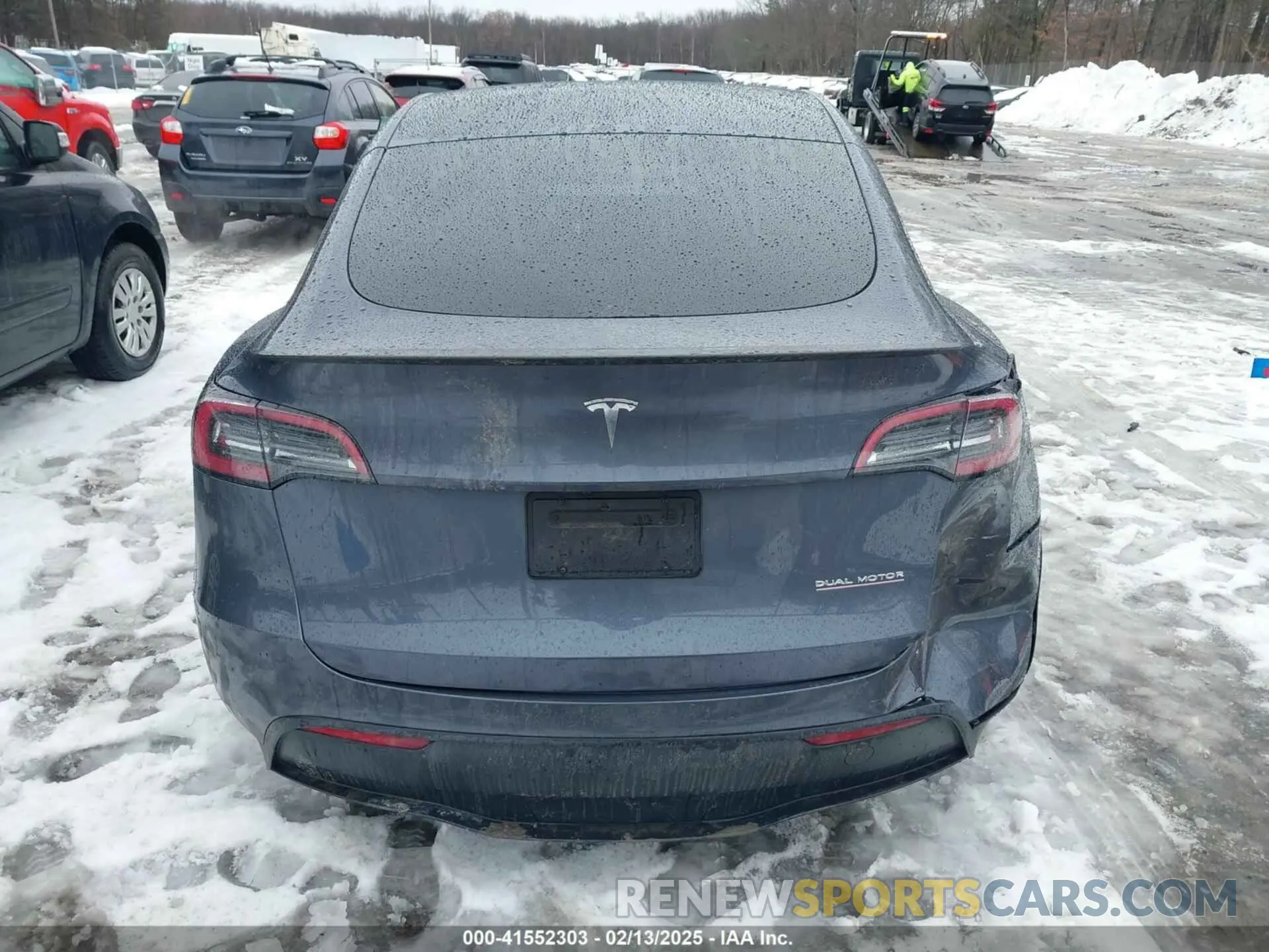 15 Photograph of a damaged car 7SAYGDEF0PF860353 TESLA MODEL Y 2023